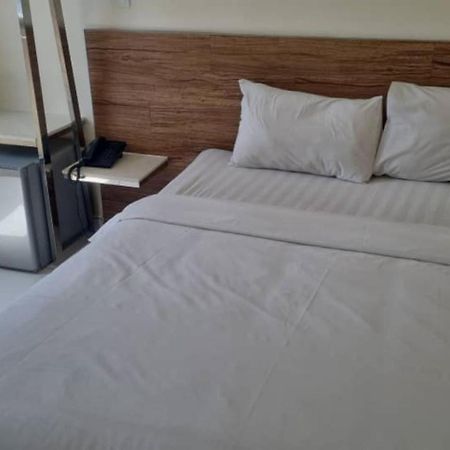 Avatel Jelutong Hotel Гелугор Екстериор снимка